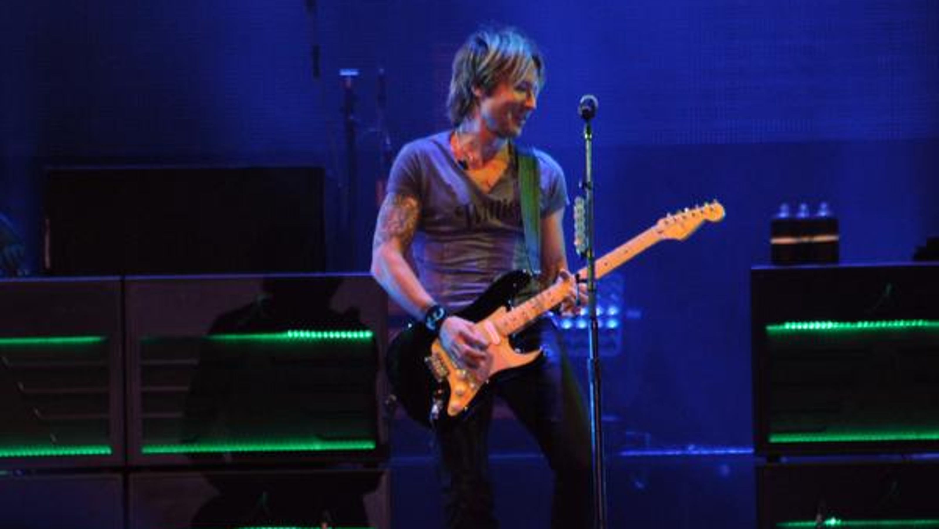 Keith Urban delivers hits at Delaware State Fair