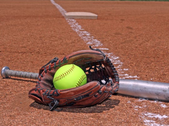 six-run-inning-sends-district-9-to-softball-title-game