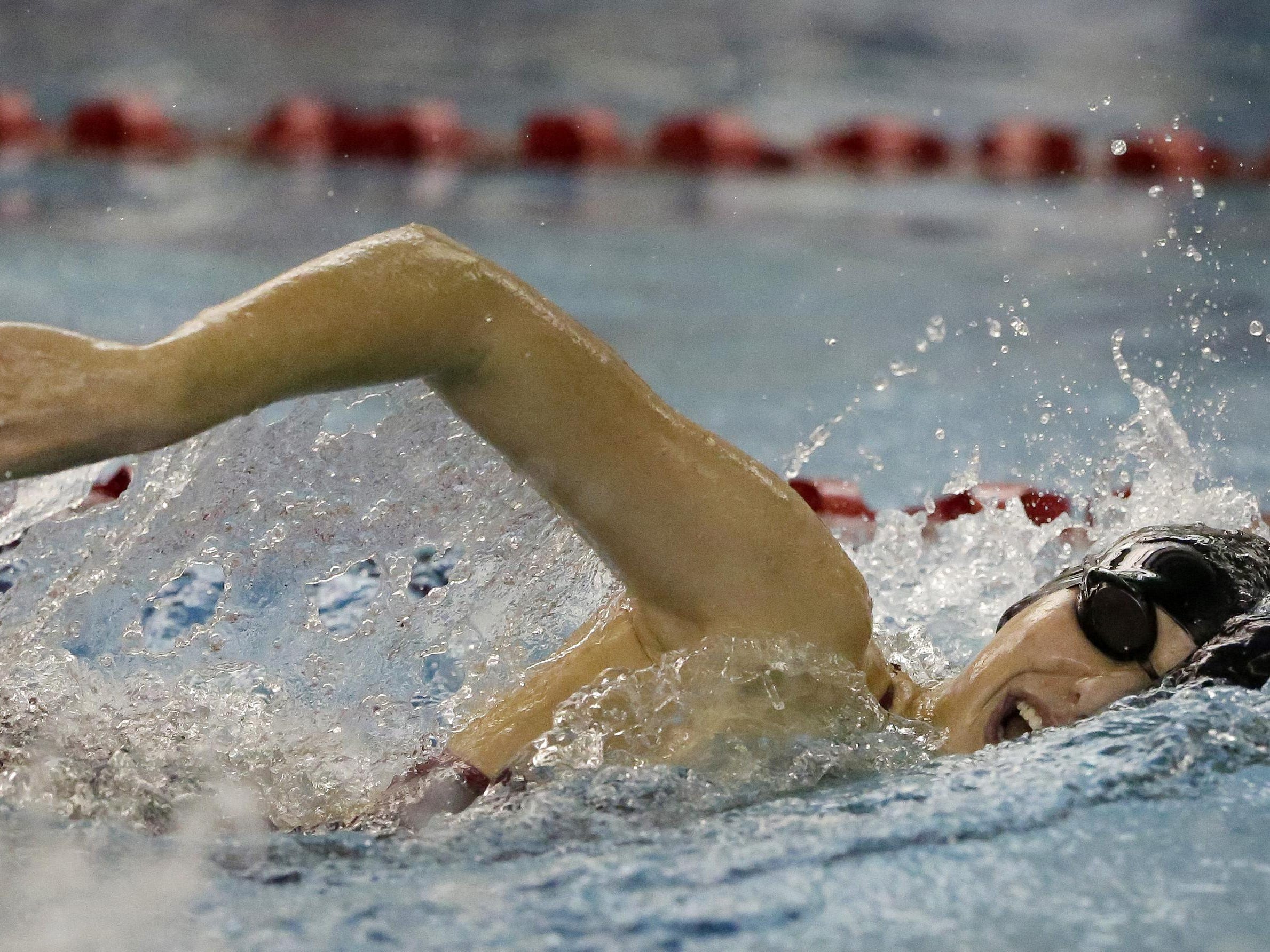 Lightning swimmers edge Rockets | USA TODAY High School Sports