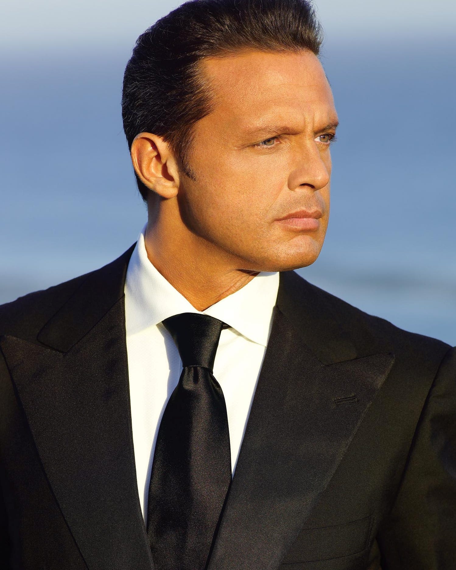 9/17 10 essential Luis Miguel songs, playing Phoenix