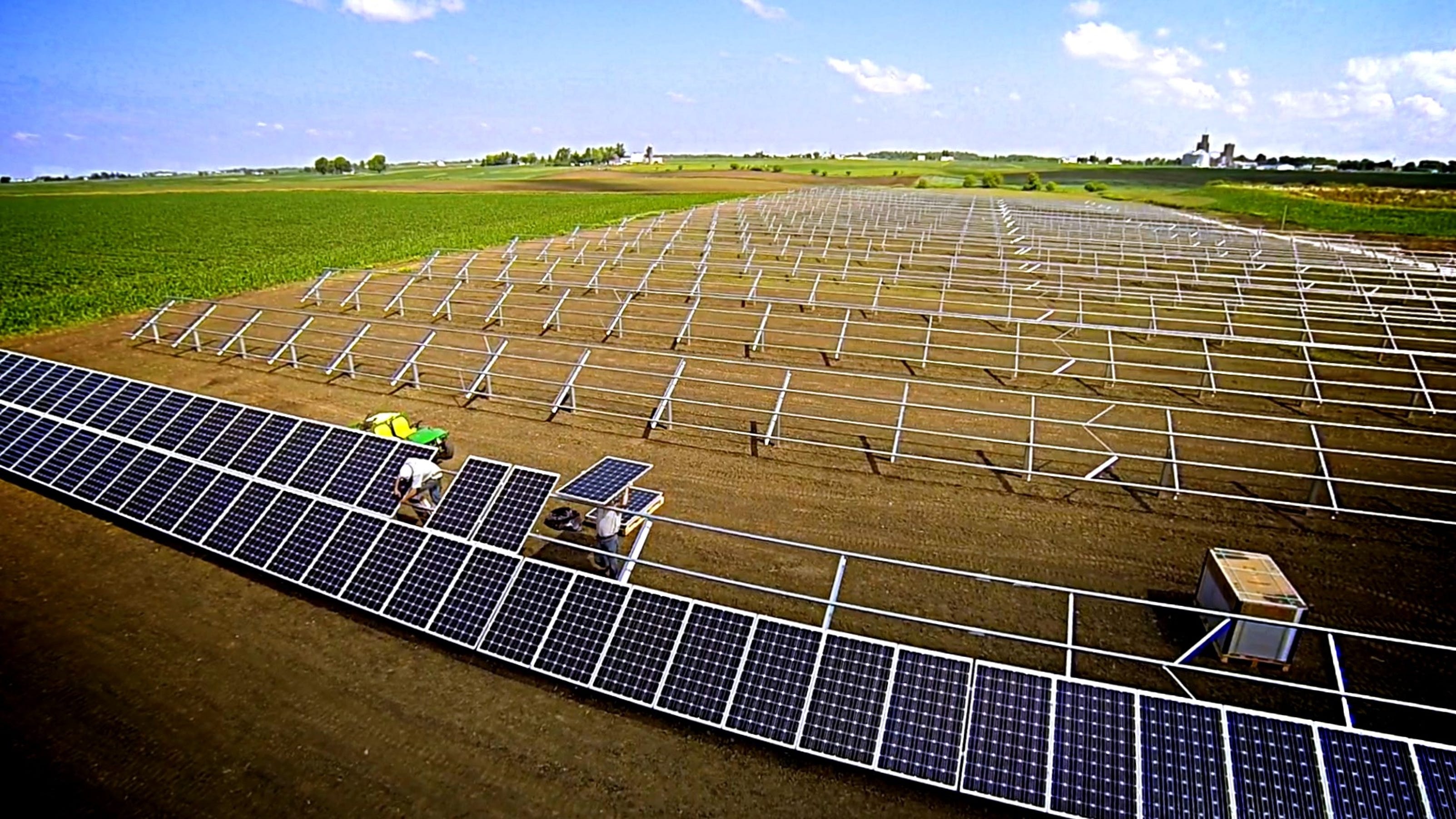 Iowa’s largest solar farm in operation