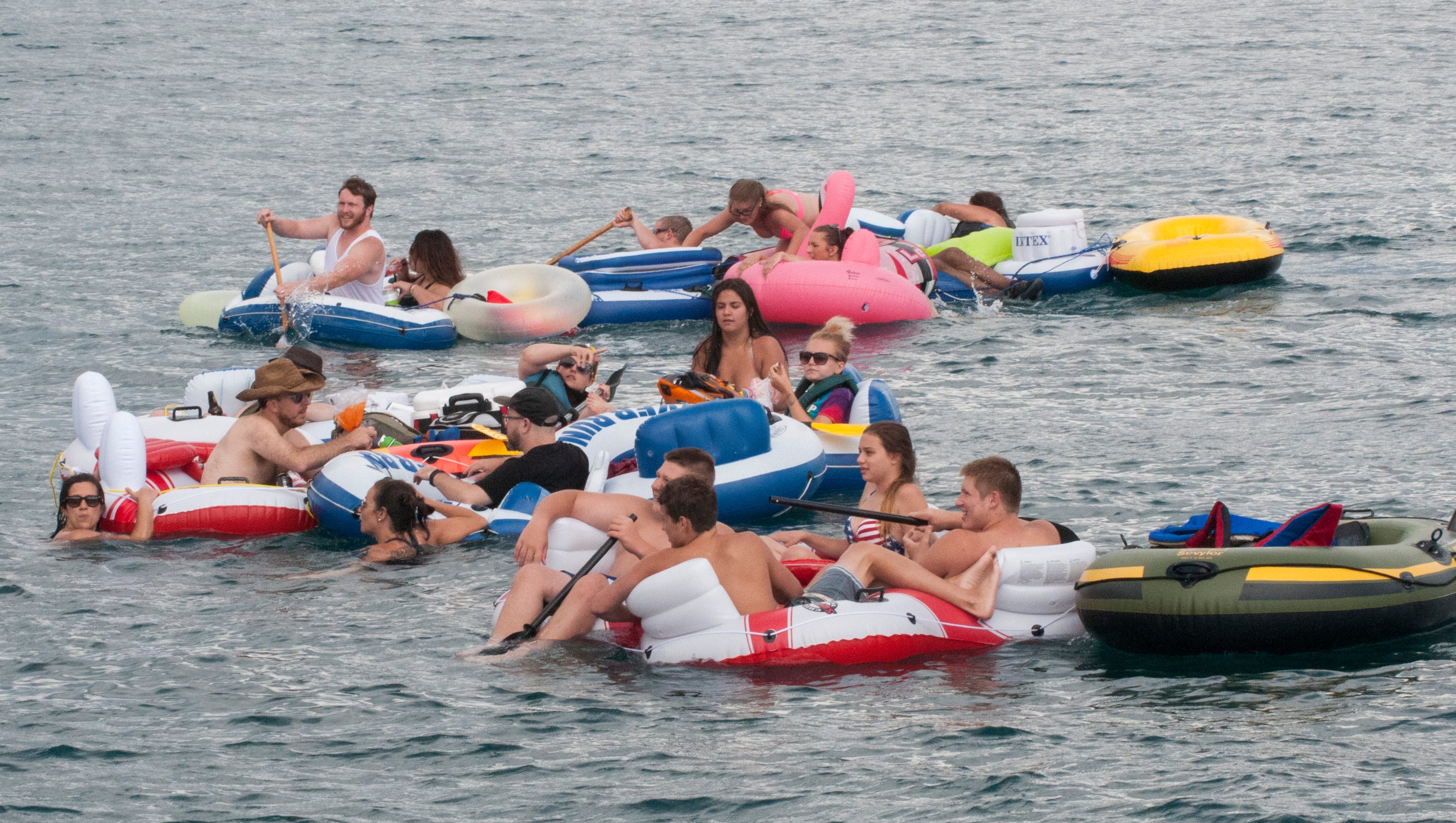 Nearly 1,500 Port Huron Float Down participants land in Canada