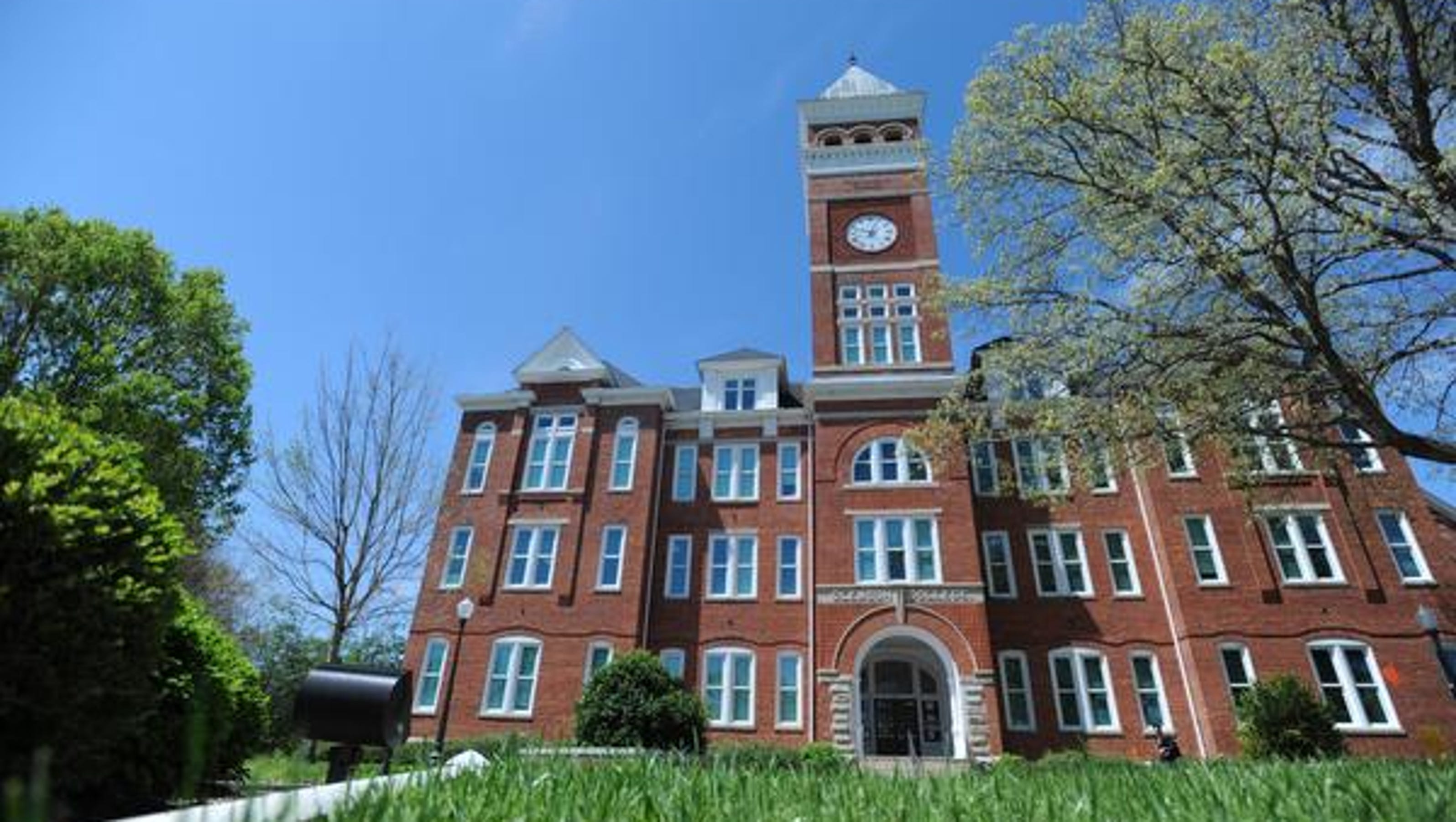 Off-campus Clemson Party Increases Racial Tension