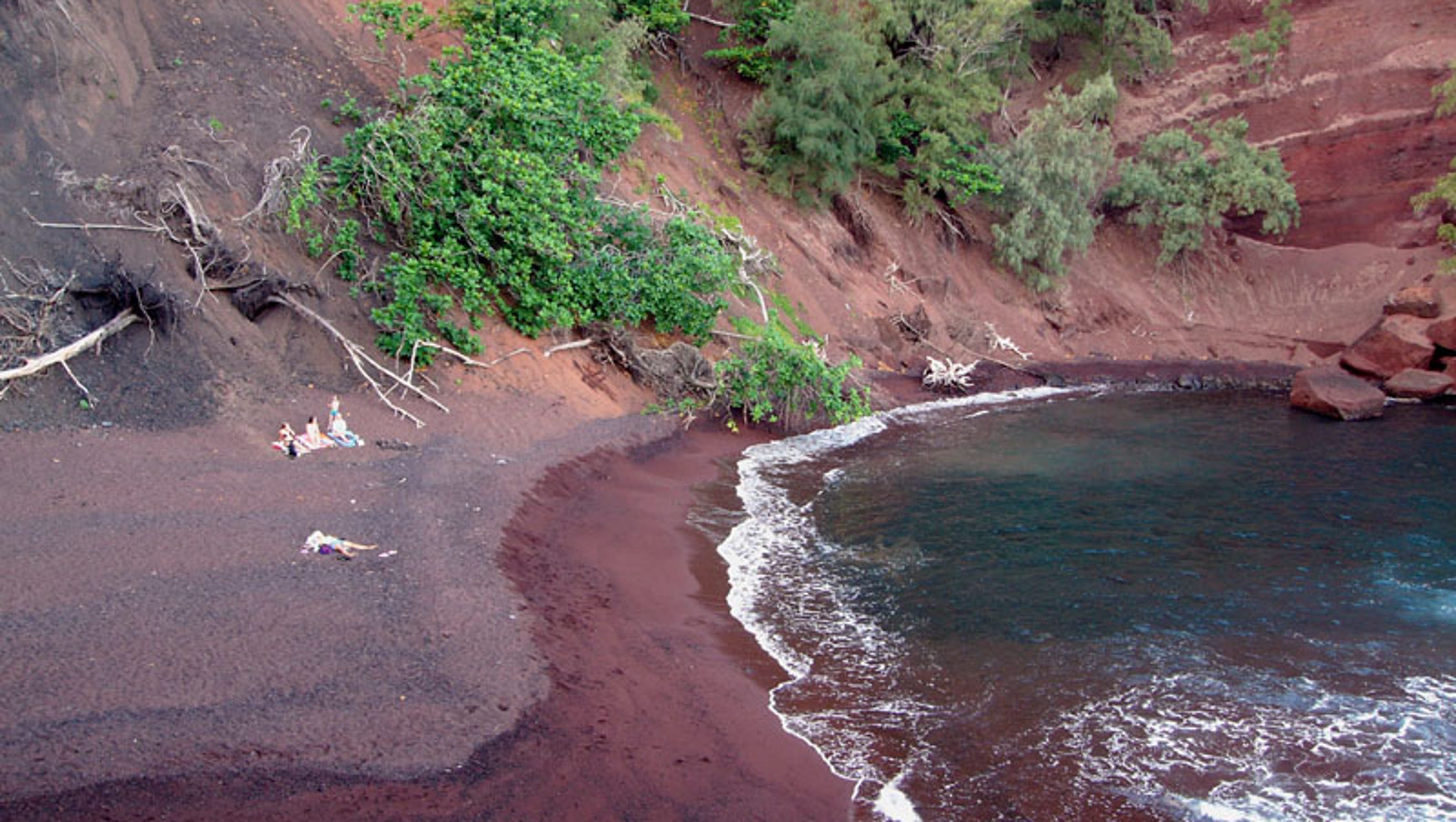 The World's Most Beautiful Colorful-sand Beaches