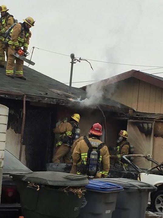 Oxnard fire crews quickly knock down vehicle fire