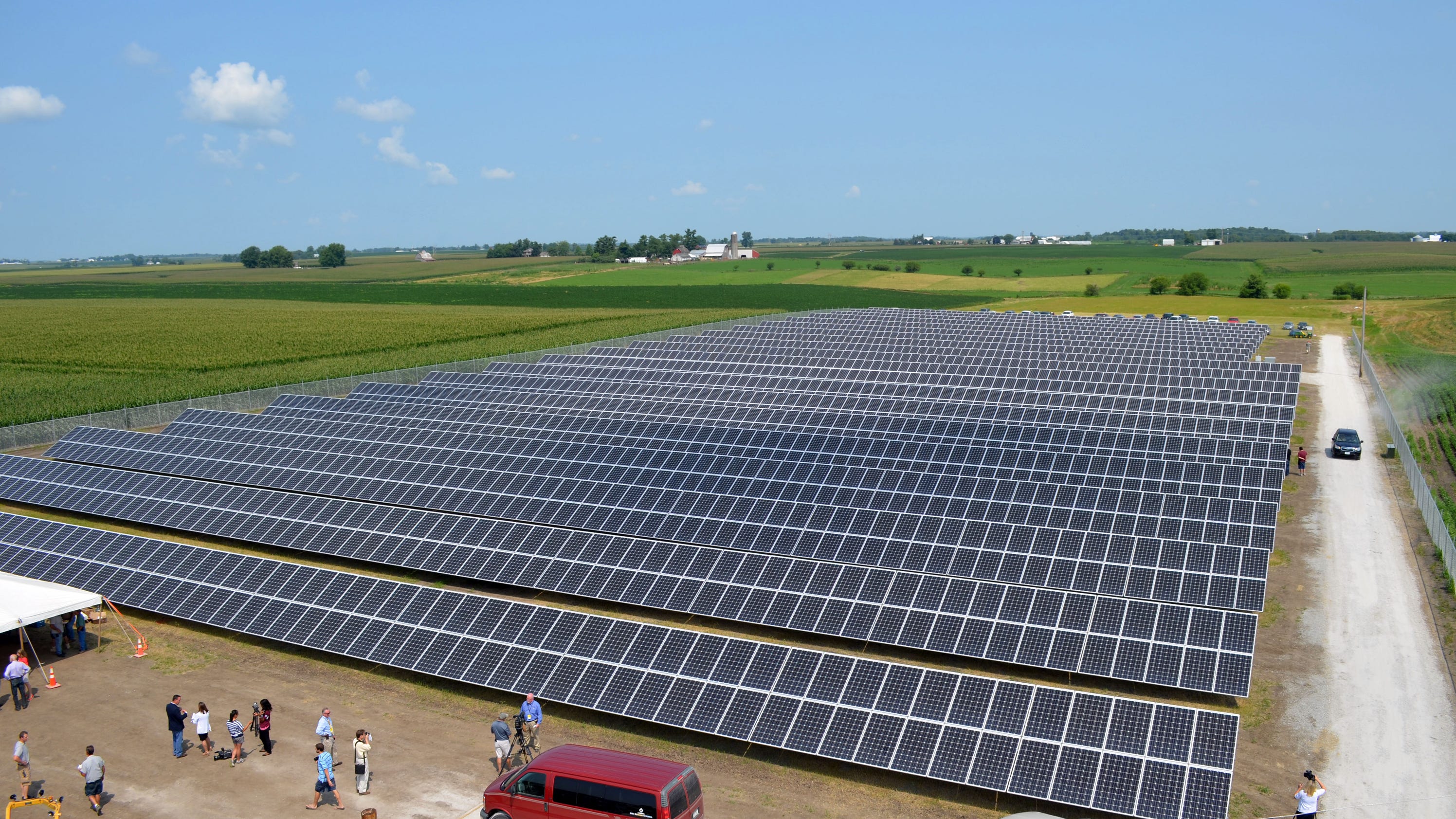 iowa-s-largest-solar-farm-unveiled-in-johnson-county