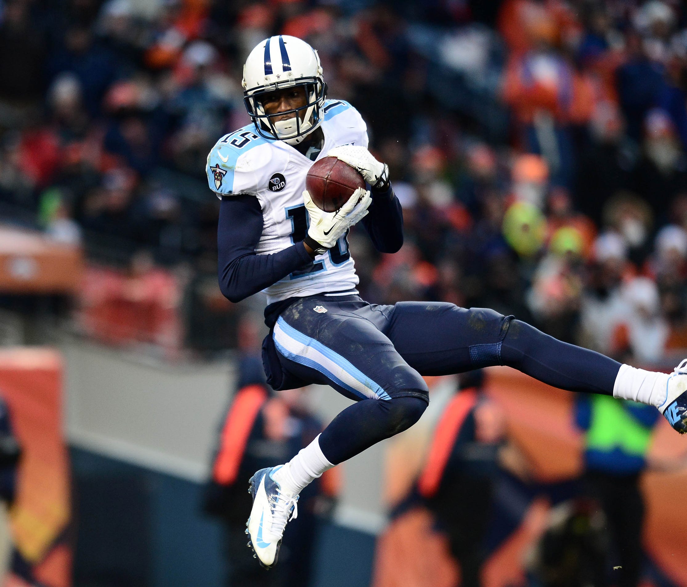 Tennessee Titans use late field goal to slip by the Denver Broncos