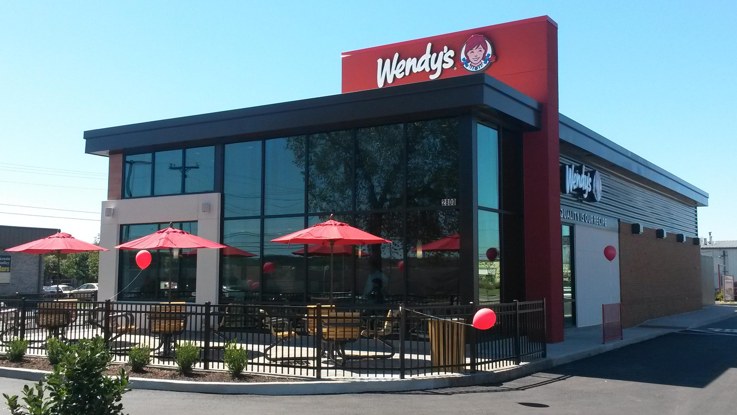 wendy's restaurant dining room