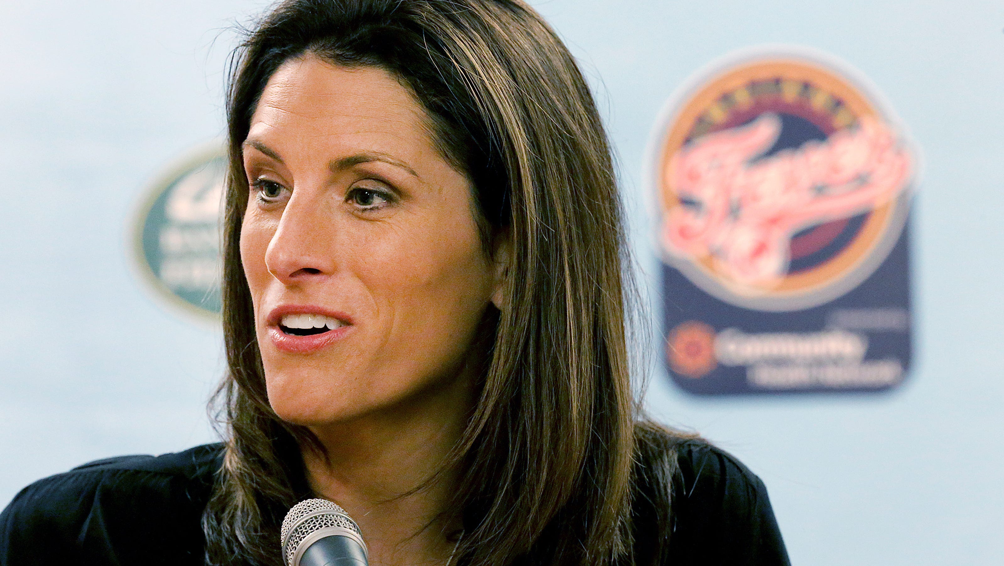 New Fever Coach Stephanie White Altered Her Career Plan From Astronaut ...