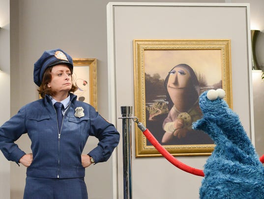 635593524612213550-Rachel-Dratch-suspects-Cookie-Monster-is-The-Cookie-Thief---Zach-Hyman