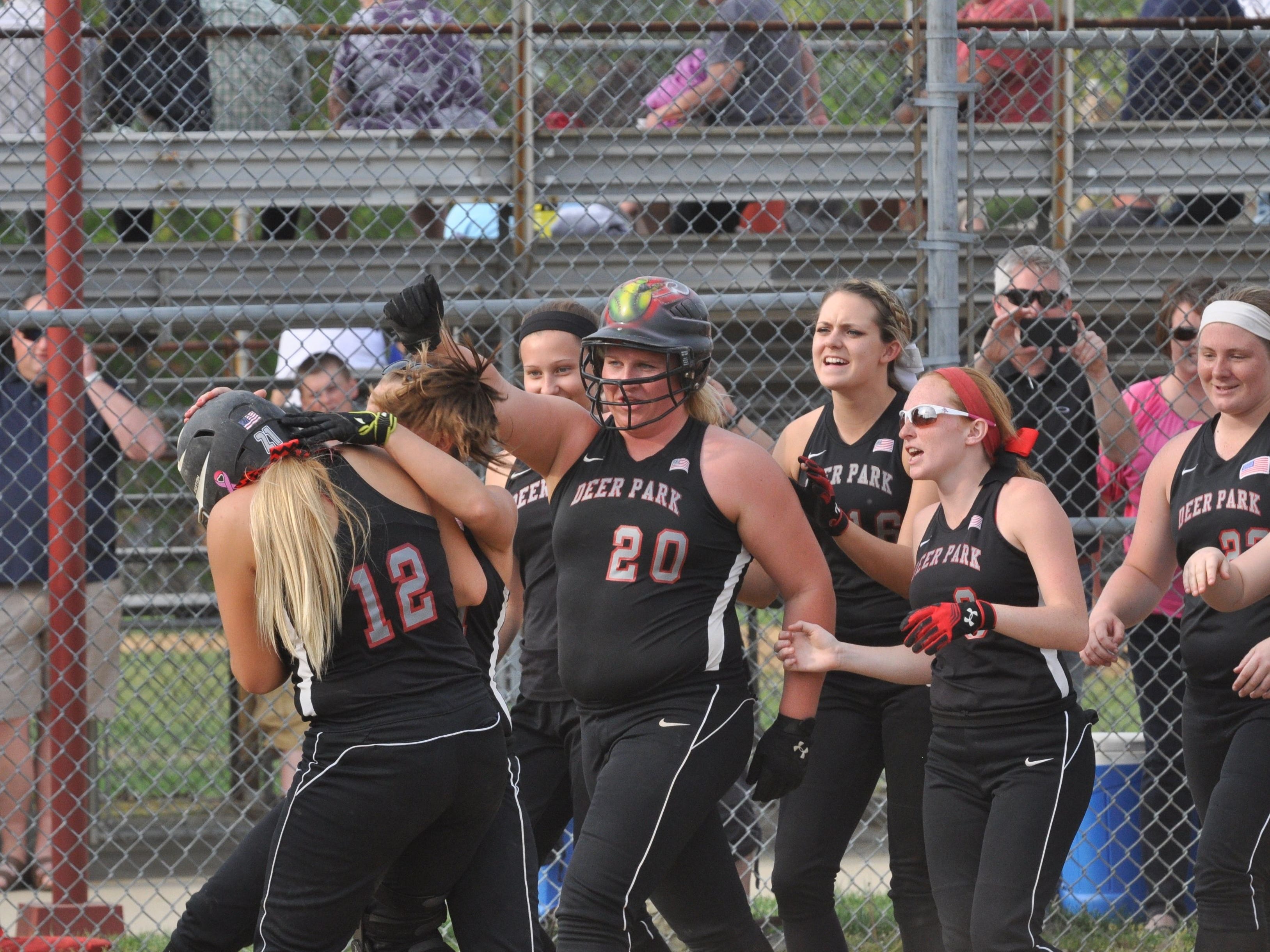 Deer Park Softball Swings For New Fence Usa Today High School Sports 