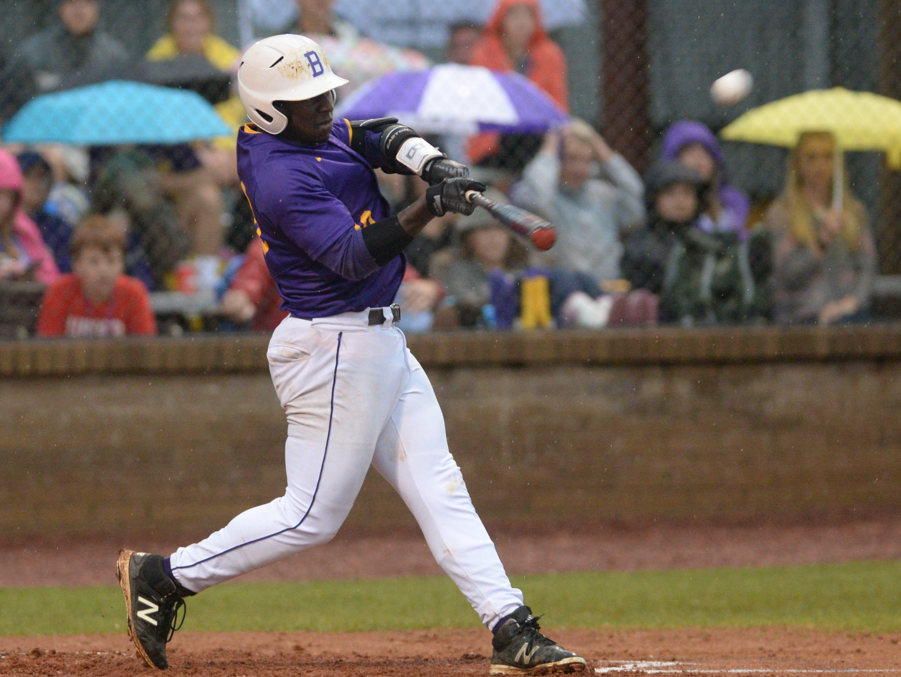 Byrd pours it on Shreve in wet 5A series opener USA TODAY High School