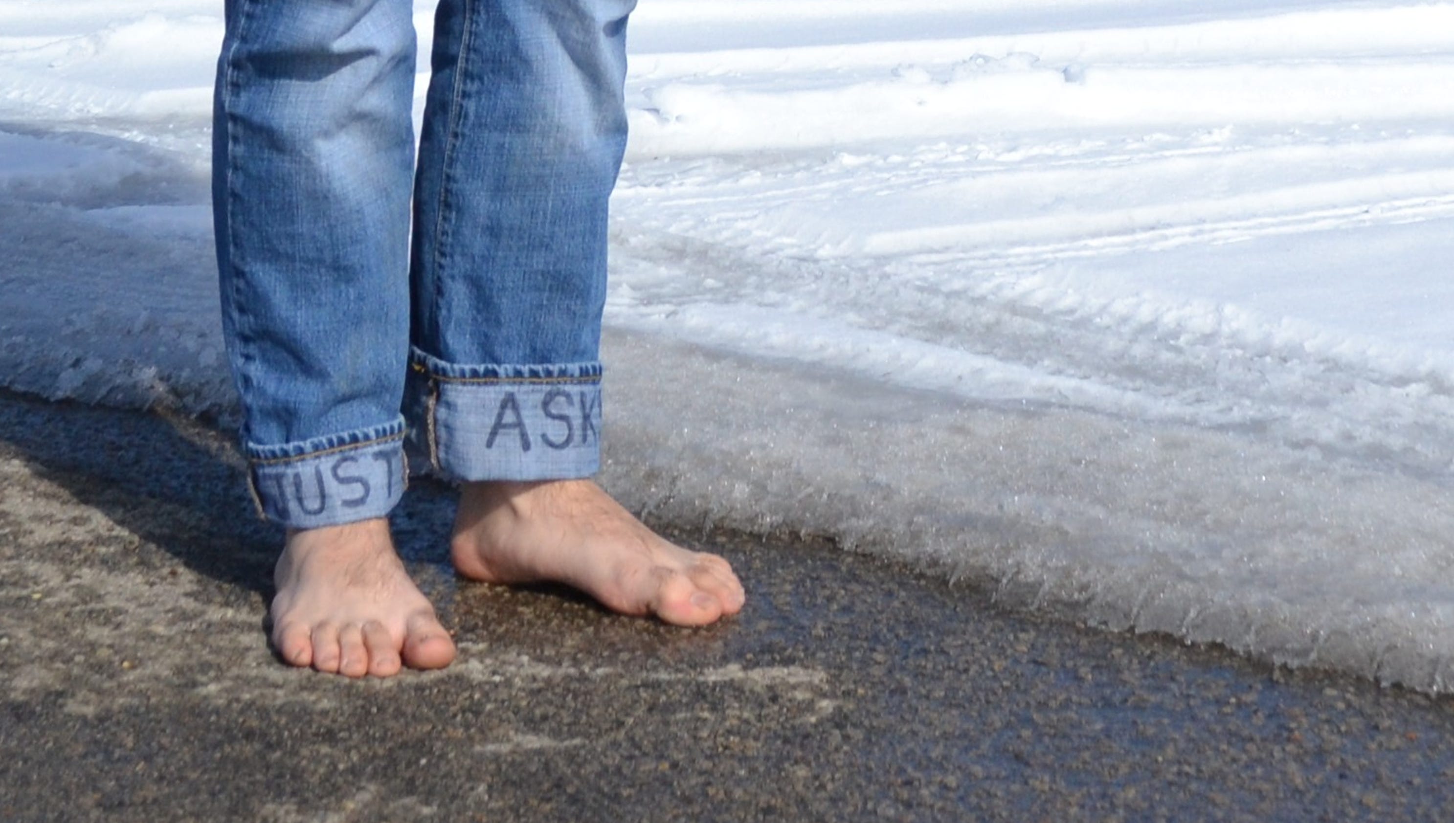 Us Man Going Barefoot For Charity In Icy Winter