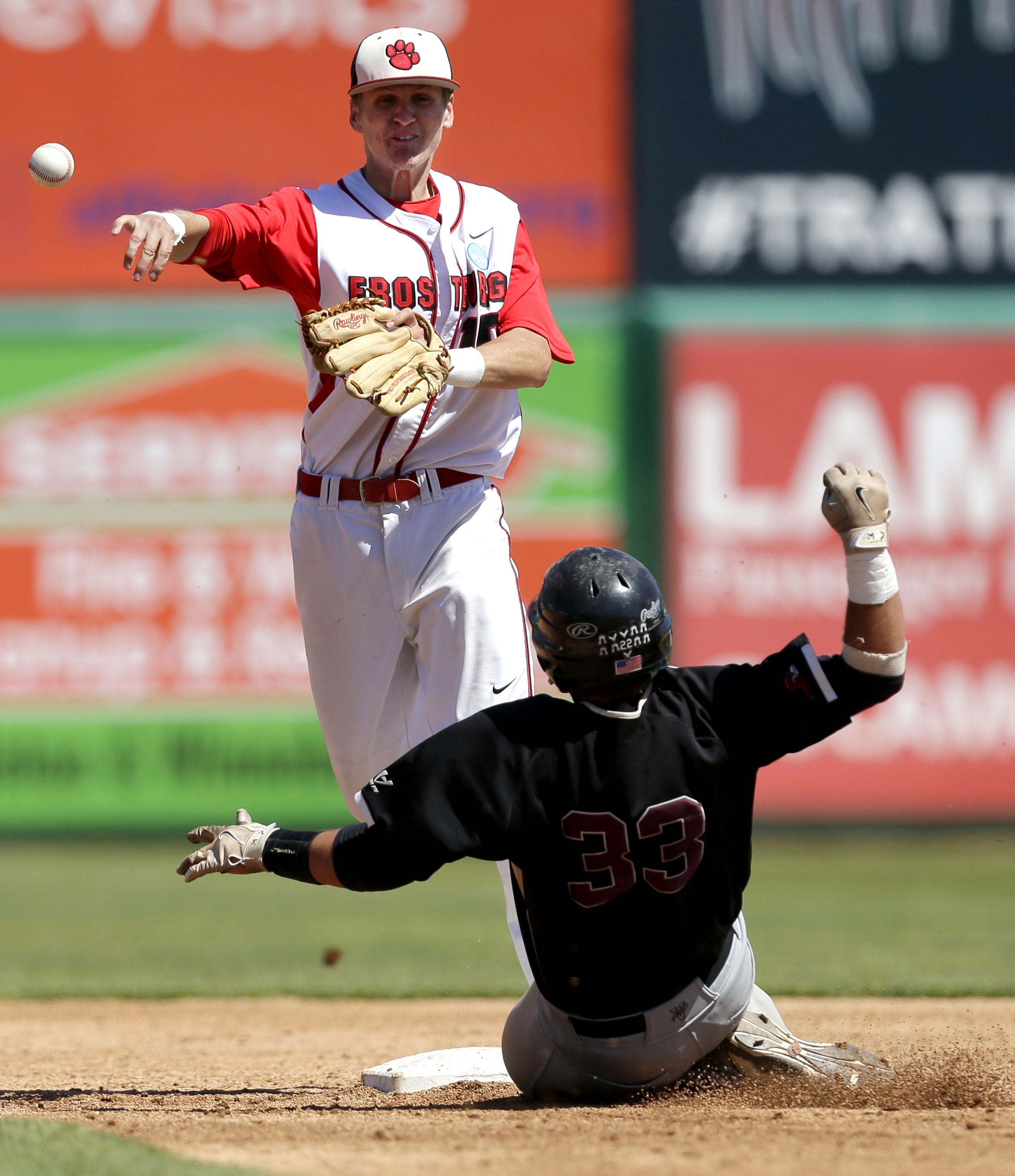 NCAA Division III Baseball Championship underway at Fox Cities Stadium