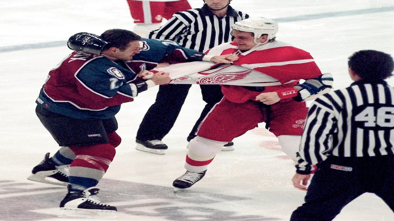 Darren McCarty details the punch he landed on Claude Lemieux in clip from  'Unrivaled' 