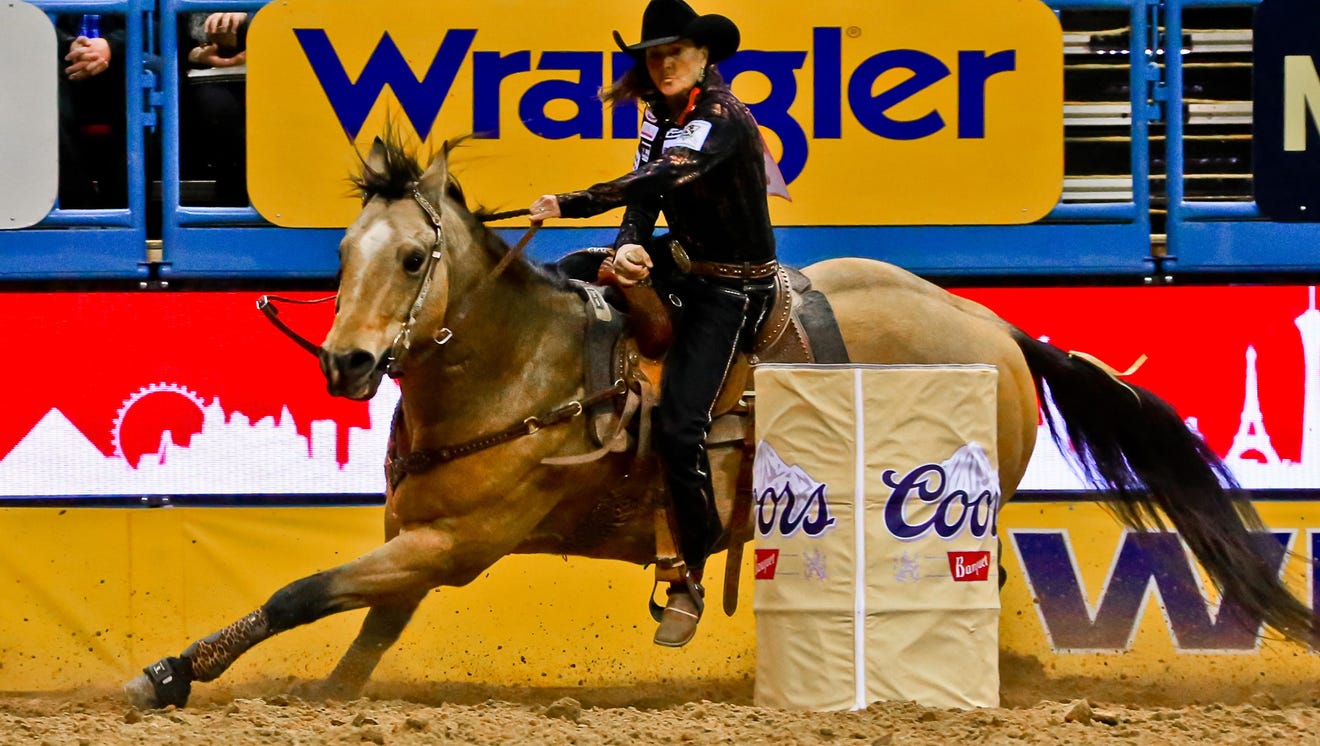 Lisa Lockhart's victory in the barrel racing highlights Round 2 at NFR