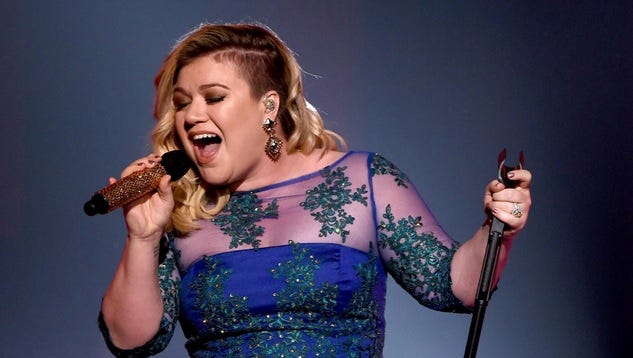 While People Apologize To Kelly Clarkson She Continues To Just Not