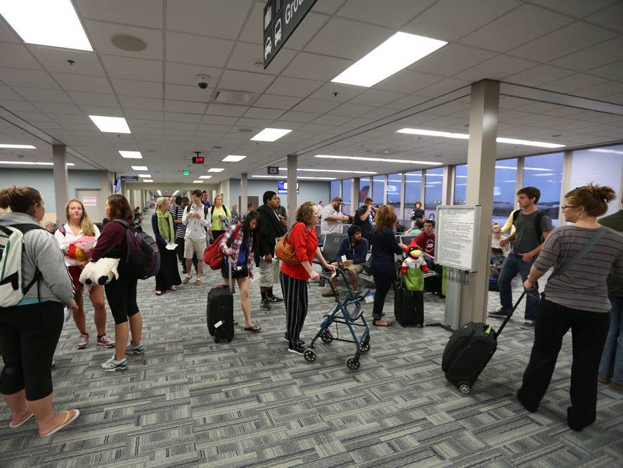 iowa city airport shuttles des moines