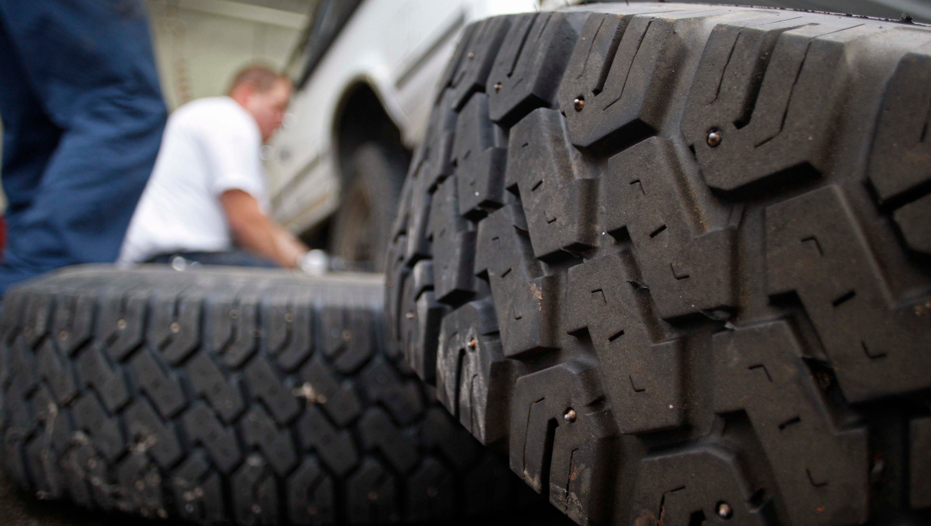 Studded tires use, damage to roads declining in Oregon