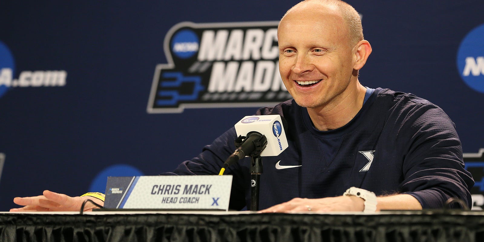 Louisville hires Xavier's Chris Mack as new men's basketball coach