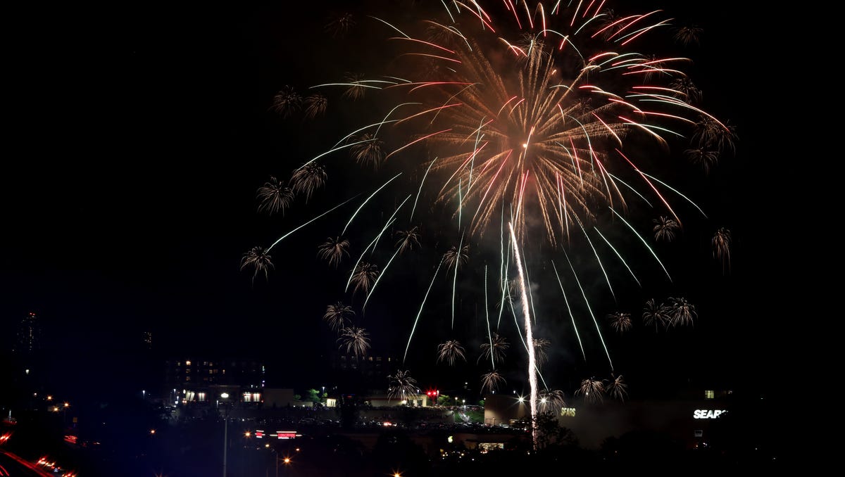 Photos Fireworks over Cross County