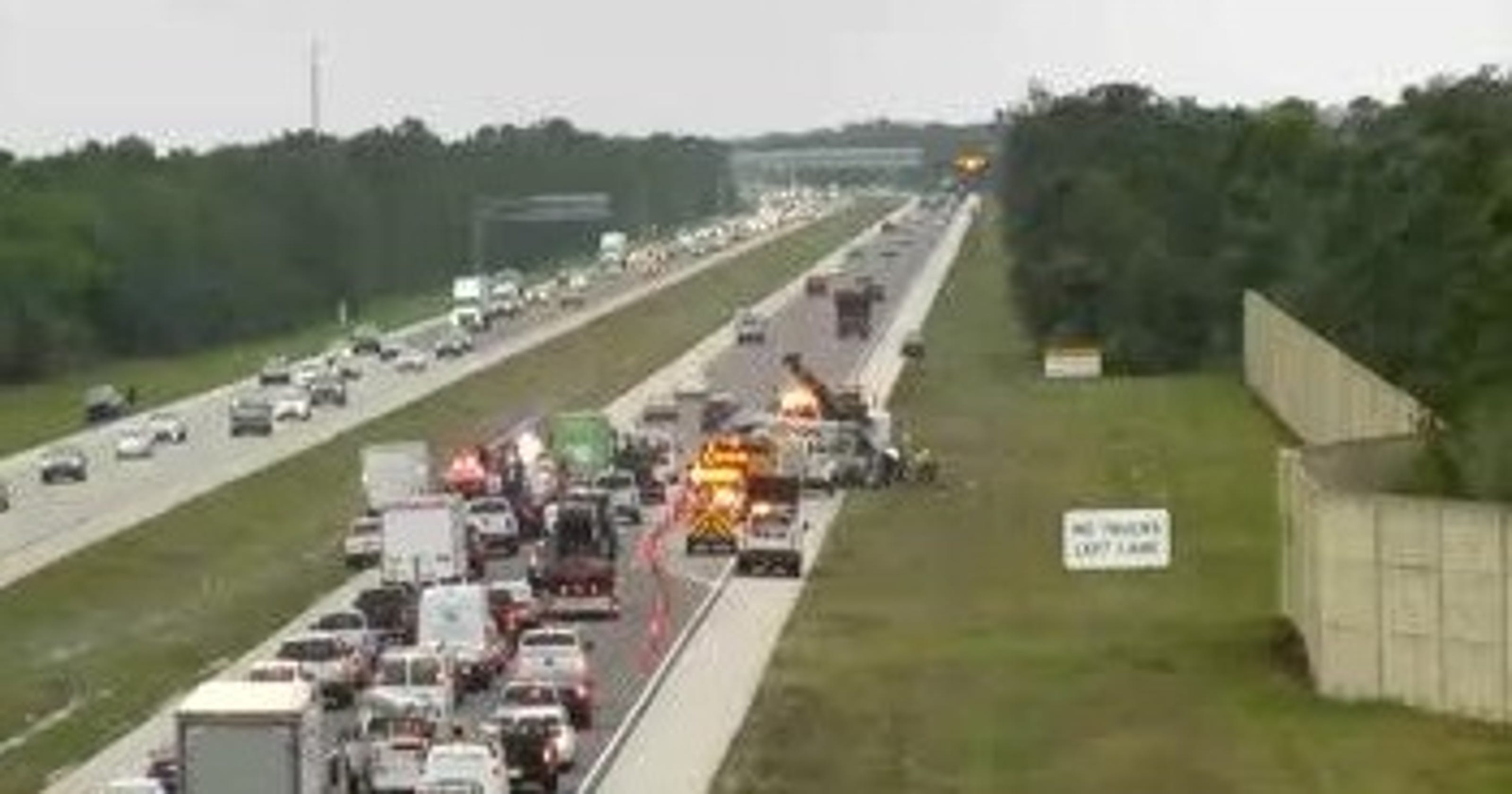 Crash on southbound Interstate 75 causes backup across all lanes