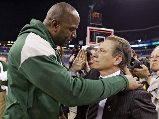 Magic Johnson tweets words of encouragement at Tom Izzo 