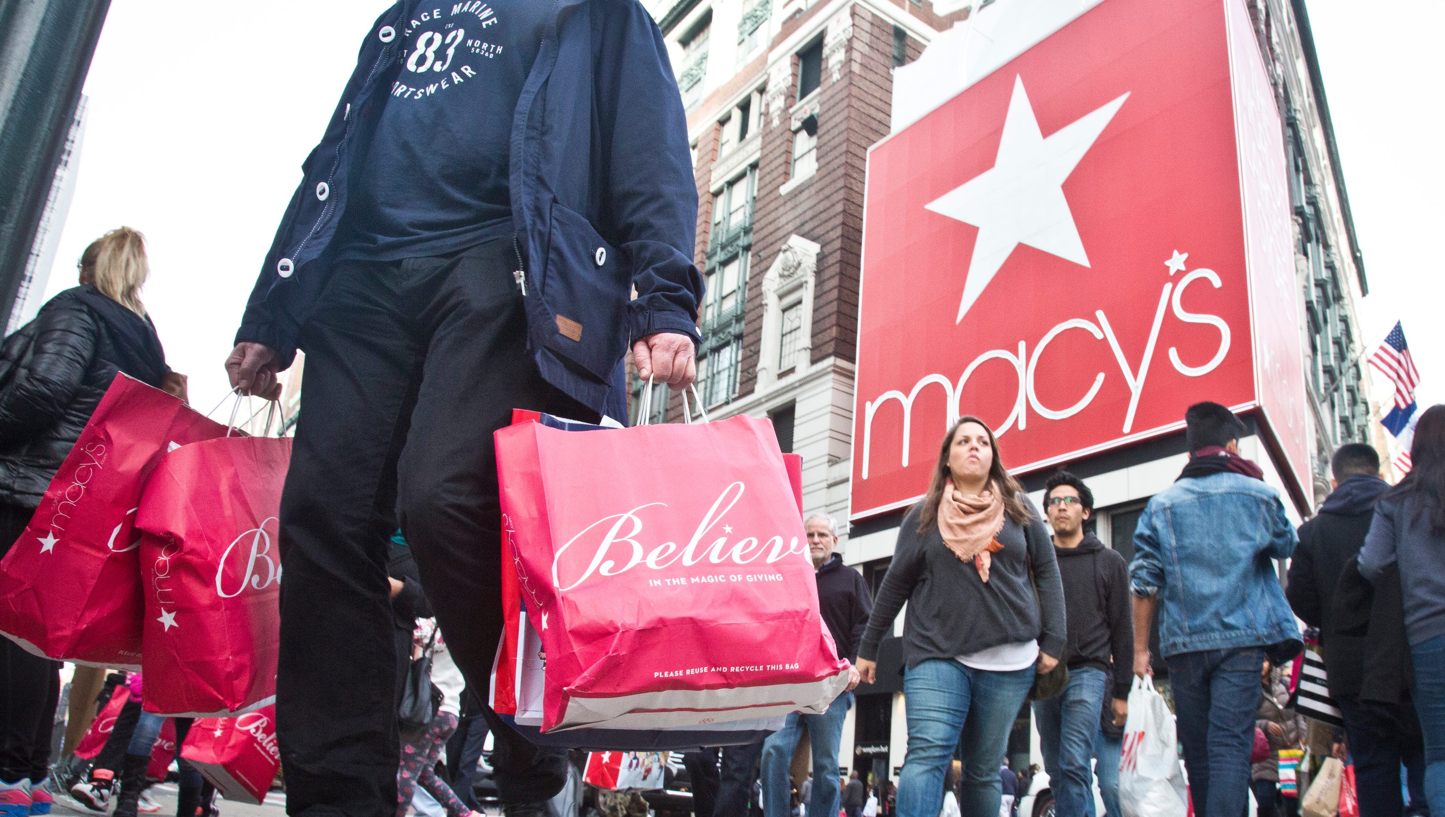 Macy&#39;s announces layoffs, lists 36 store closures
