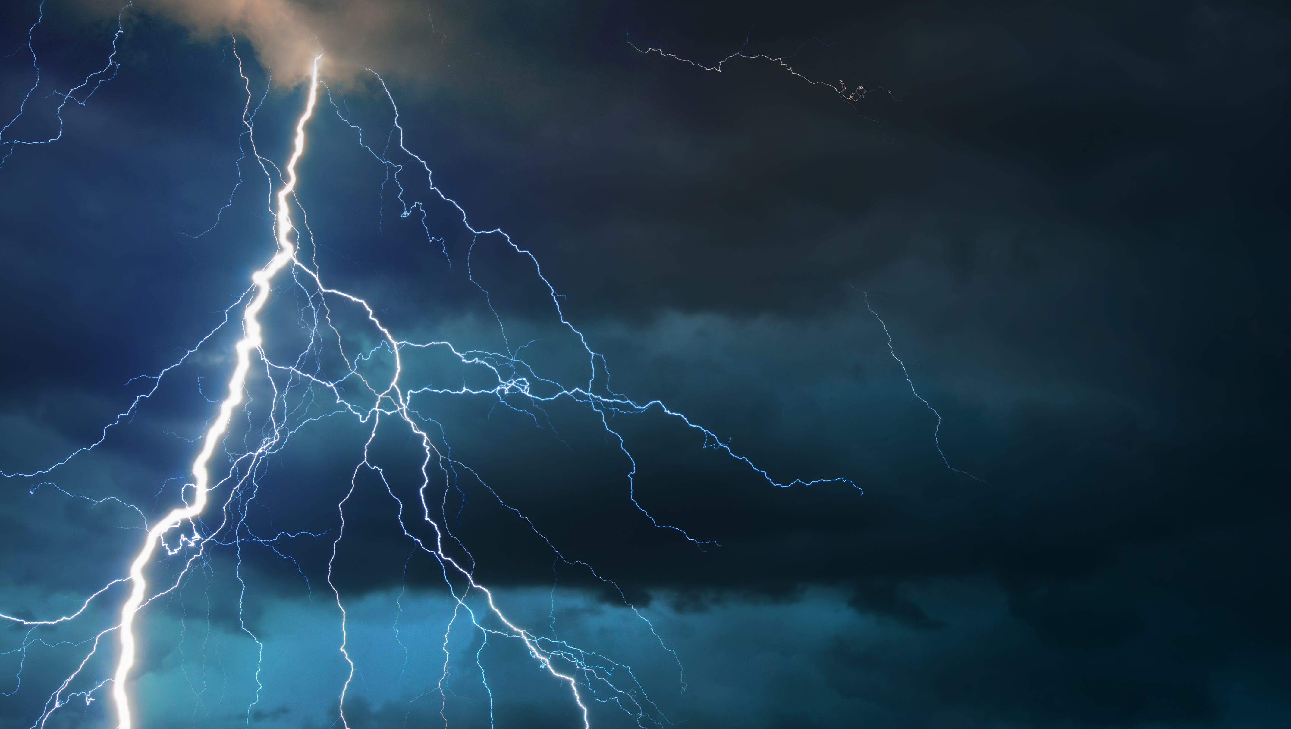 New Mexico hikers struck by lightning in the Jemez Mountains and live