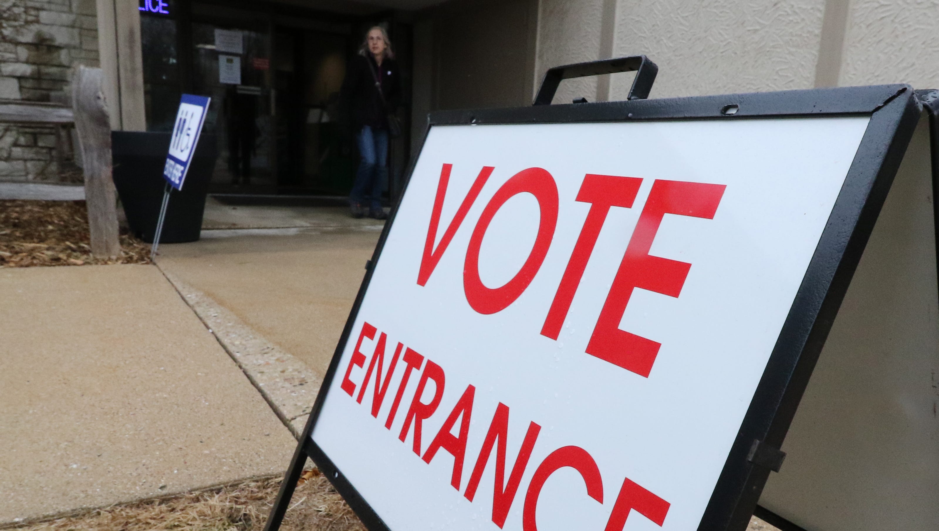 Pewaukee School Board race sees six candidates vying for three seats