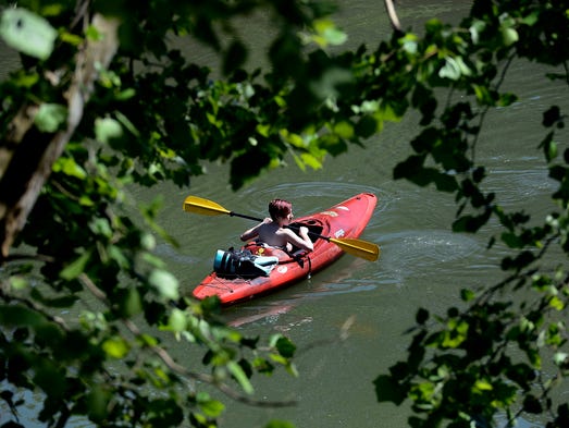 Canoeing and kayaking makes splash on Harpeth River