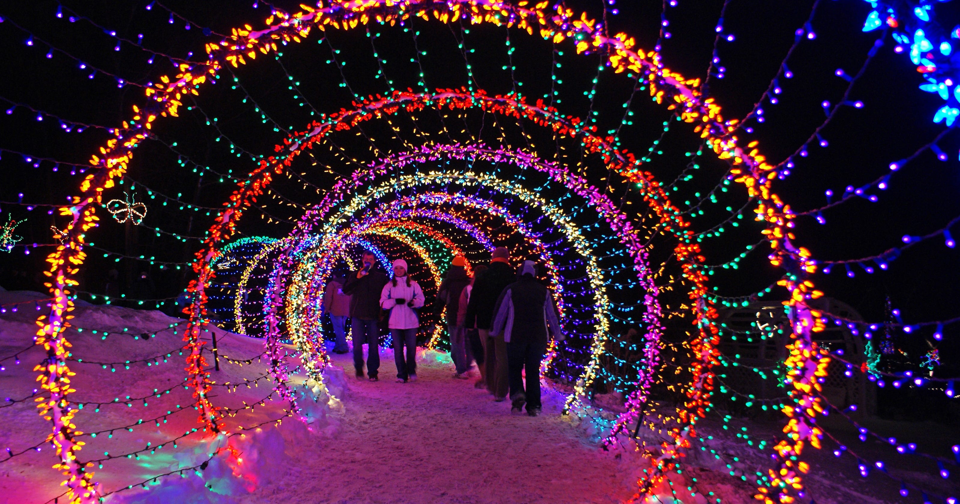 Holiday lights 6 of Wisconsin’s most dazzling shows
