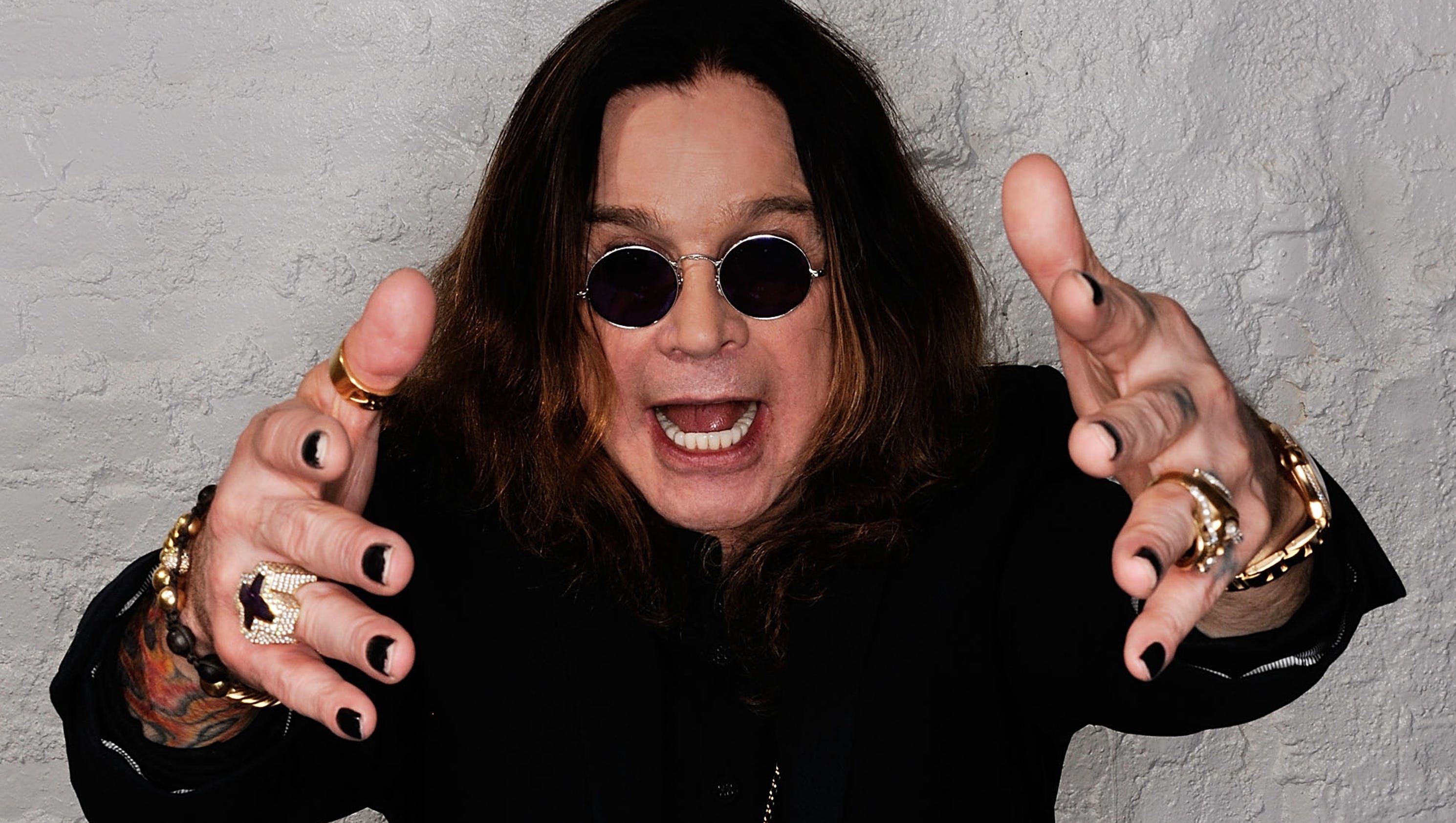 Everything You Need To Know About Ozzy Osbourne Biting The Head Off A   635888836953653724 DESBrd 12 03 2014 DMRState 1 A002  2014 12 02 IMG OzzyOsbourne  2 1 G59A28S8 L527314007 IMG OzzyOsbourne  2 1 G59A28S8 