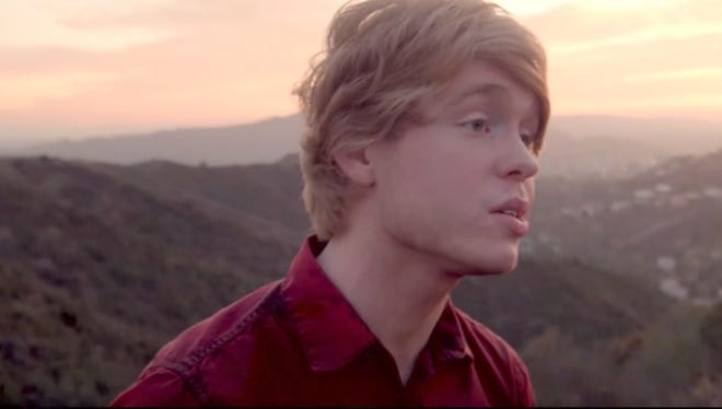 660px x 374px - Austin Jones: YouTube star with millions of teen fans, faces child porn  charges