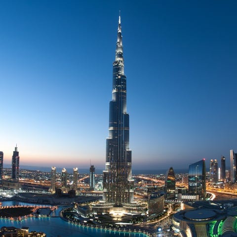 The Burj Khalifa in Dubai, United Arab Emirates, i