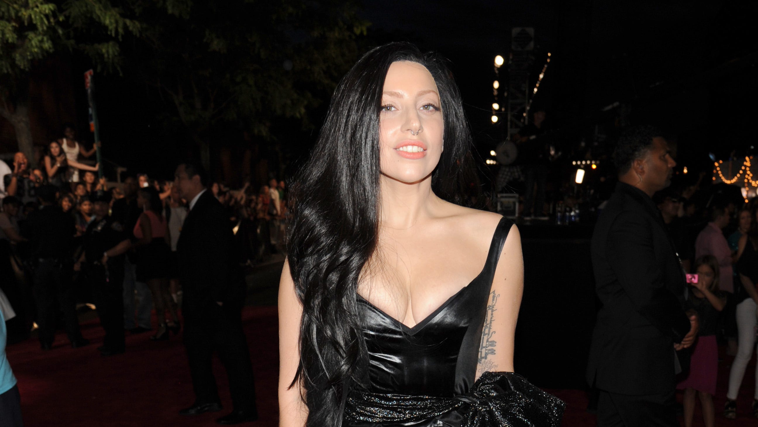 Lady Gaga Surprises With Normal Dress At Vmas
