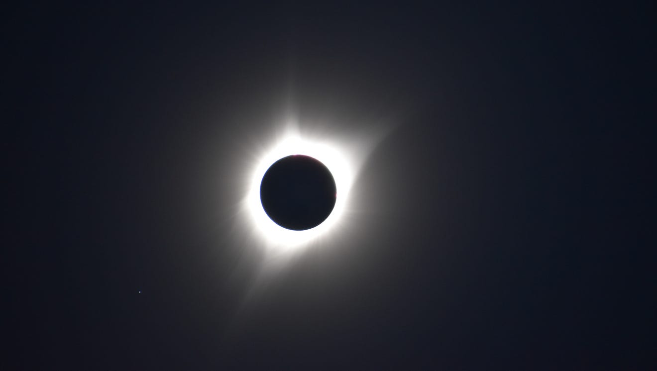 NMSU-A professor views eclipse in Wyoming