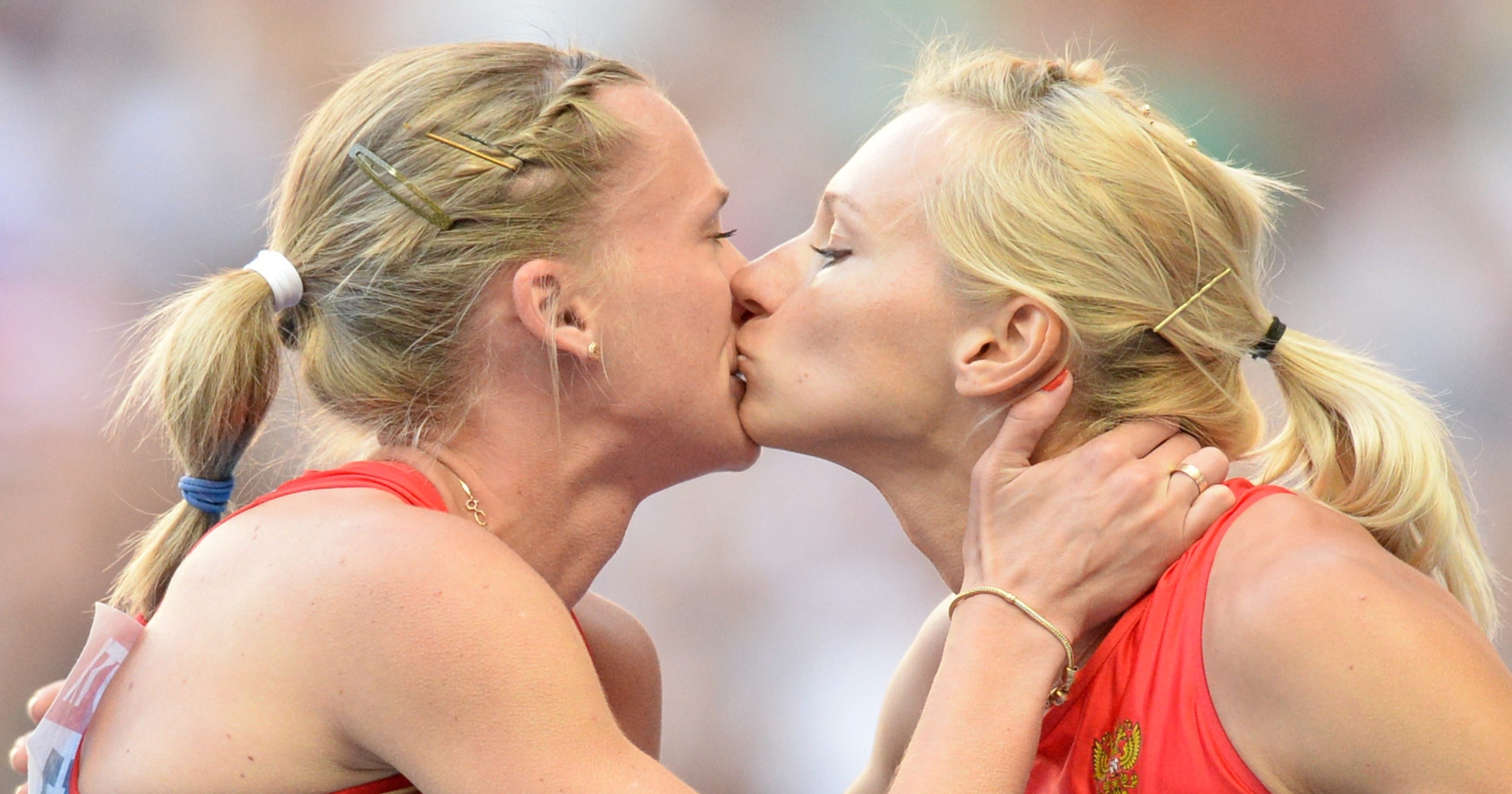 Russian Female Runners Kisses Not A Protest Against Anti Gay Laws 7551