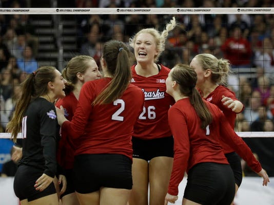 Nebraska, Florida to play for volleyball national title