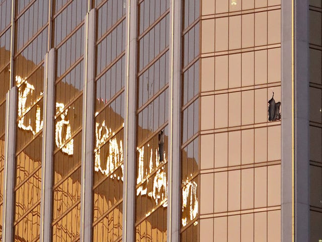 636425392923622431-EPA-USA-LAS-VEGAS-SHOOTING.jpg