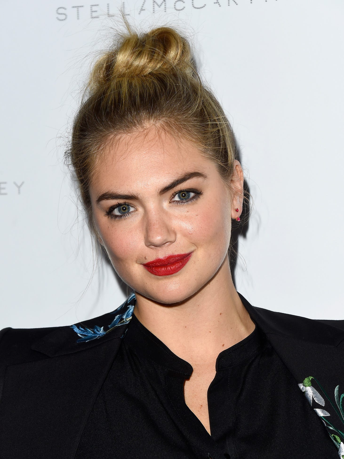 Kentucky Oaks Kate Upton To Serve As Kentucky Oaks First Lady