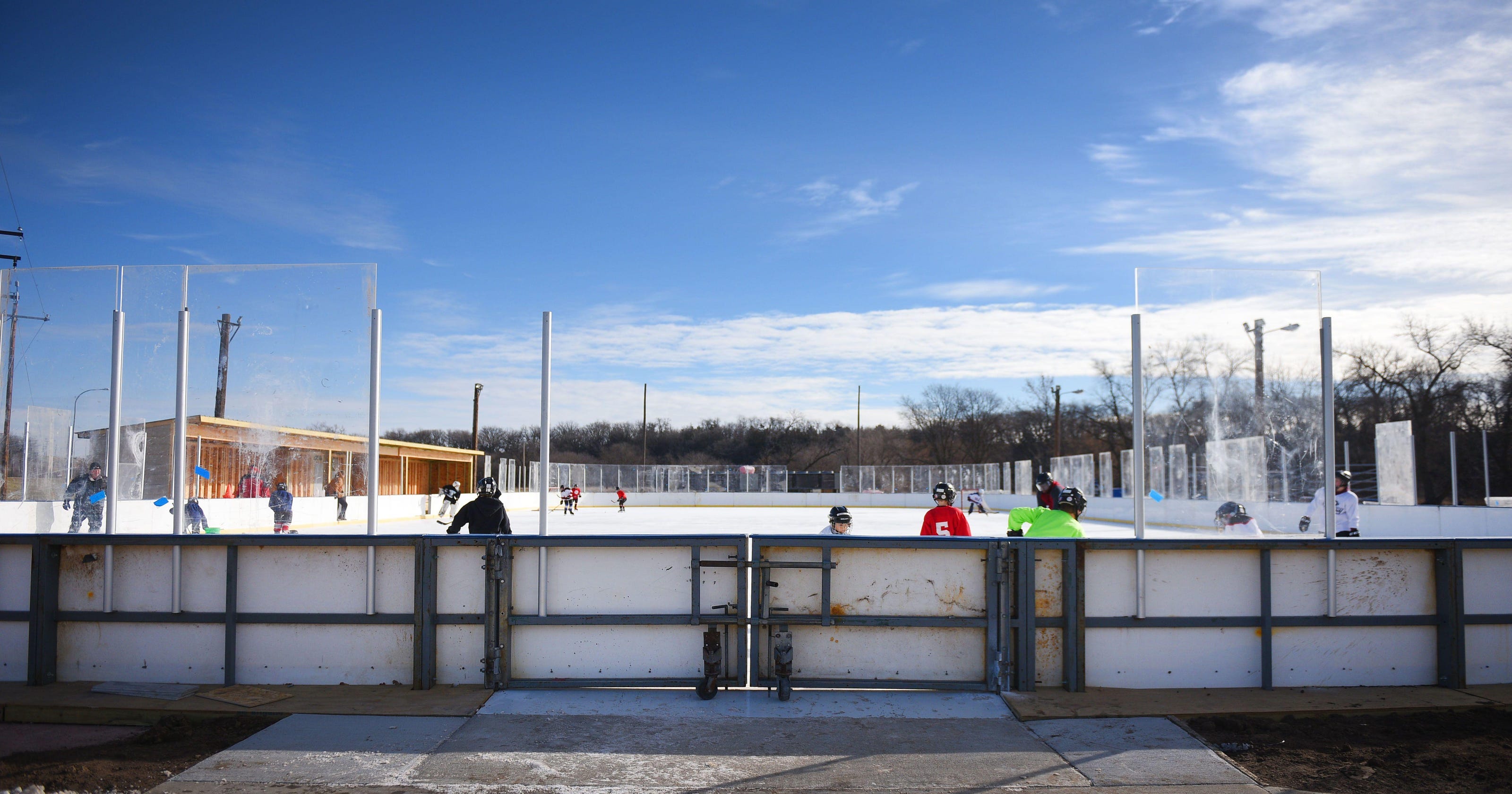 Brandon Valley Ice Rink finishes second for title of Kraft Hockeyville USA