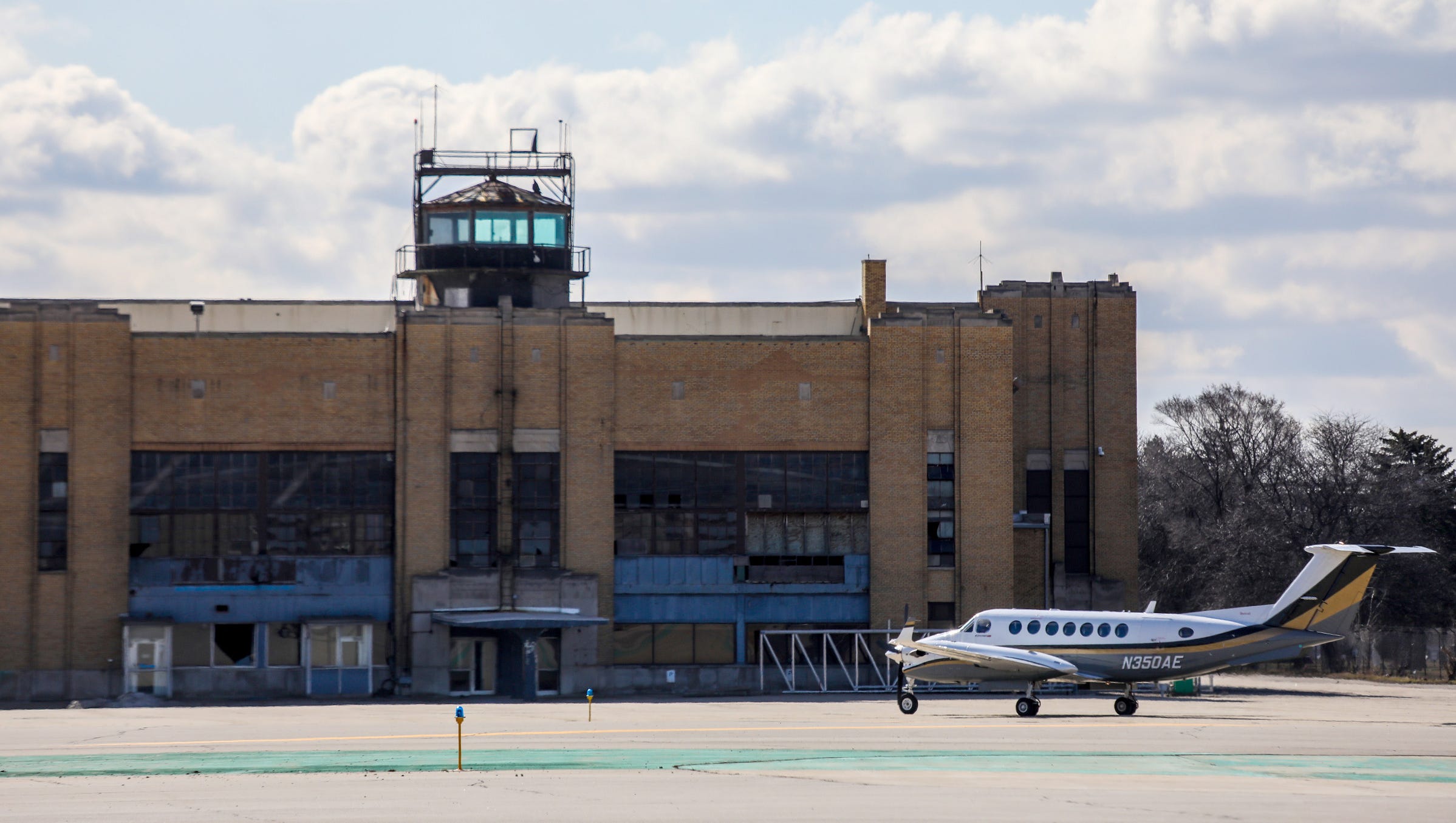 detroit city airport executive hangar