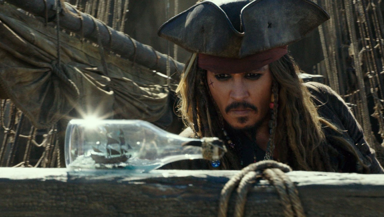 Box office: 'Pirates of the Caribbean' takes No. 1, 'Baywatch' sinks