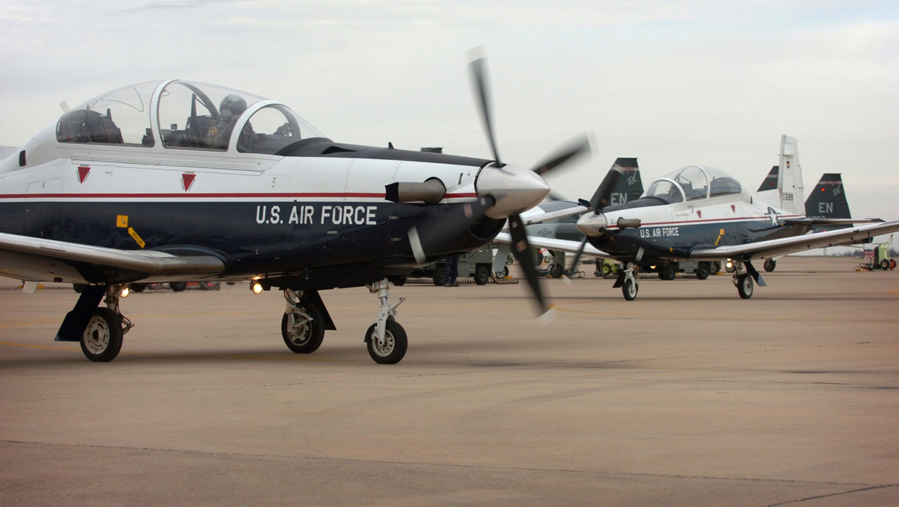 air-force-grounds-t-6-texan-ii-to-ensure-pilot-safety