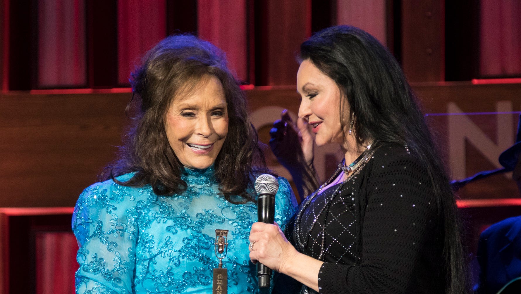 crystal gayle and loretta lynn