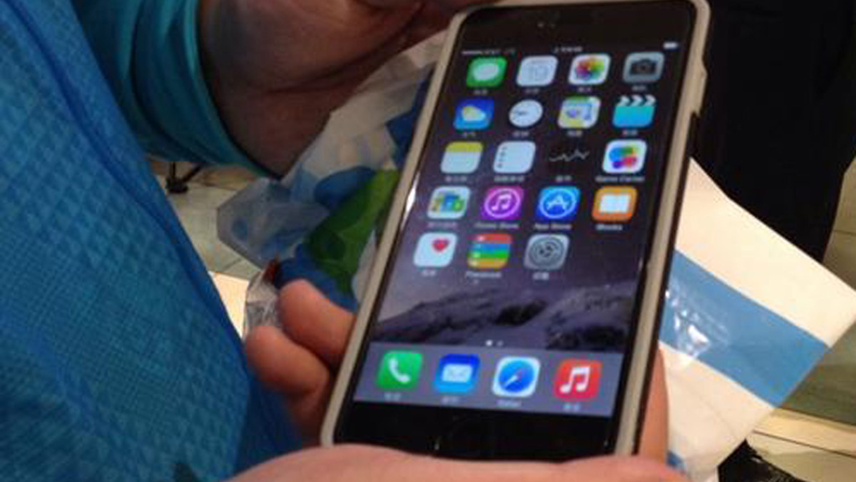 iPhone 6 Plus sells out in 30 minutes at AT&T store