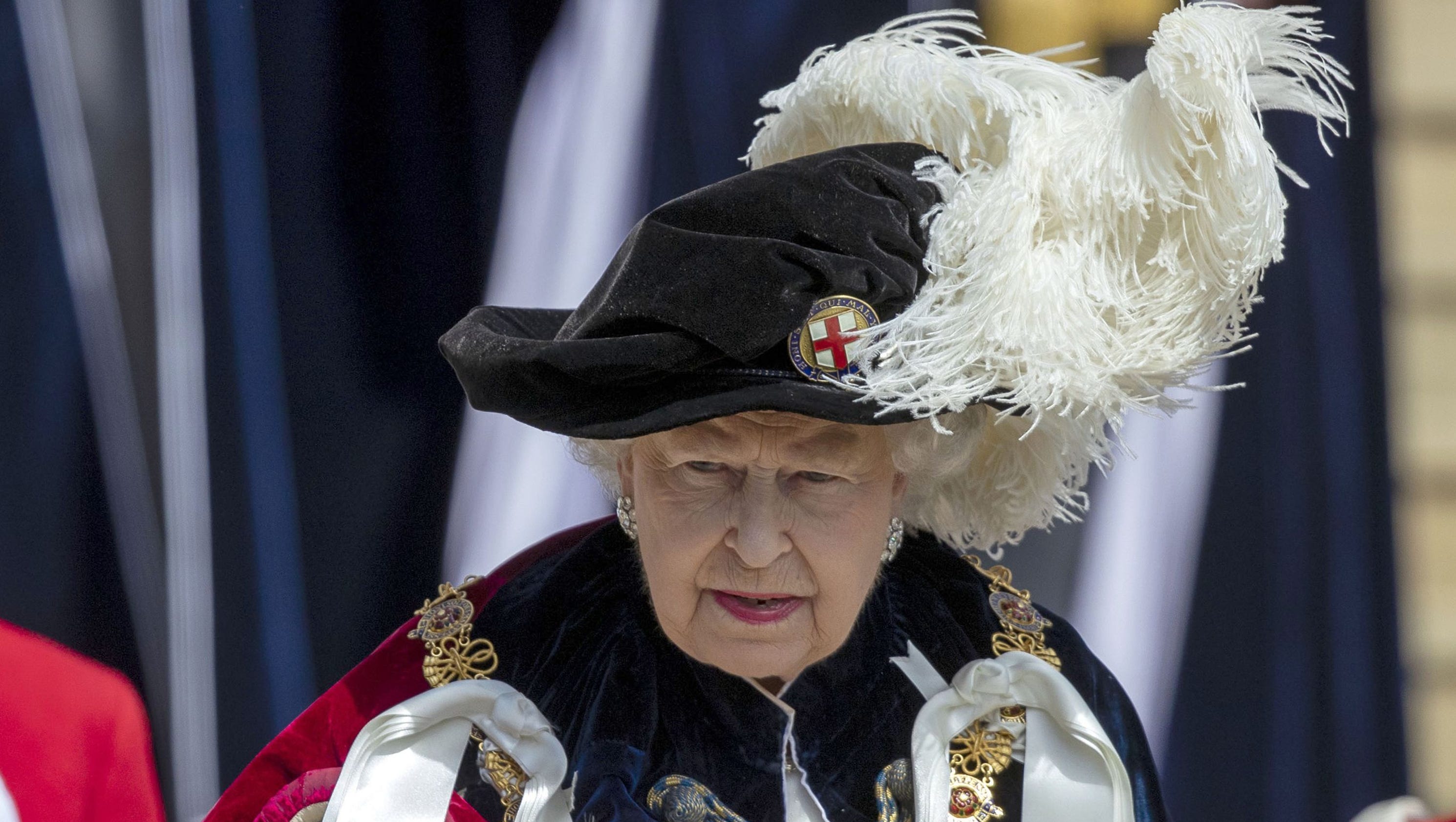 Queen Elizabeth II 'under the weather,' cancels St. Paul's ...
