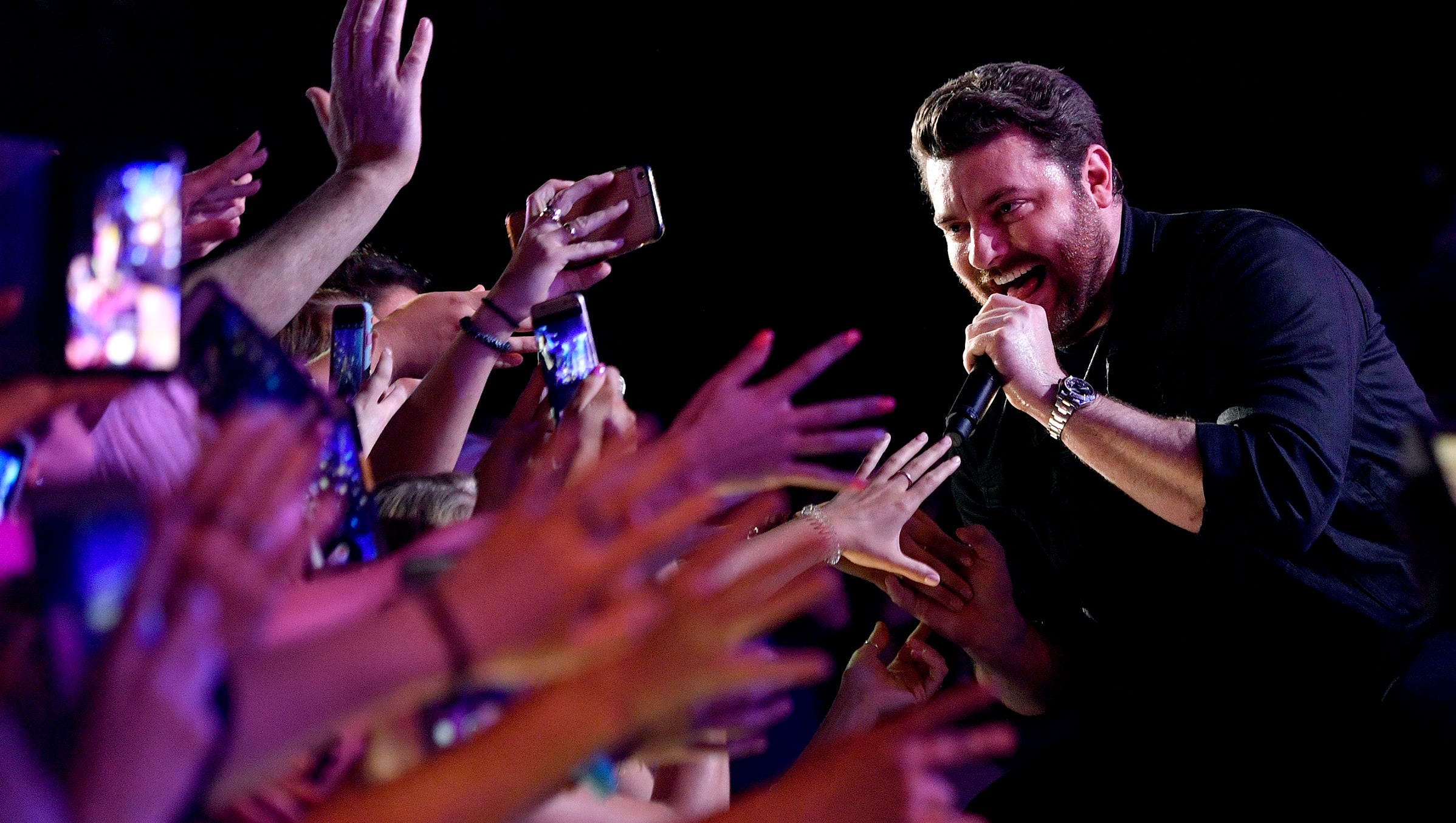 Chris Young surprise guest at CMA Fest