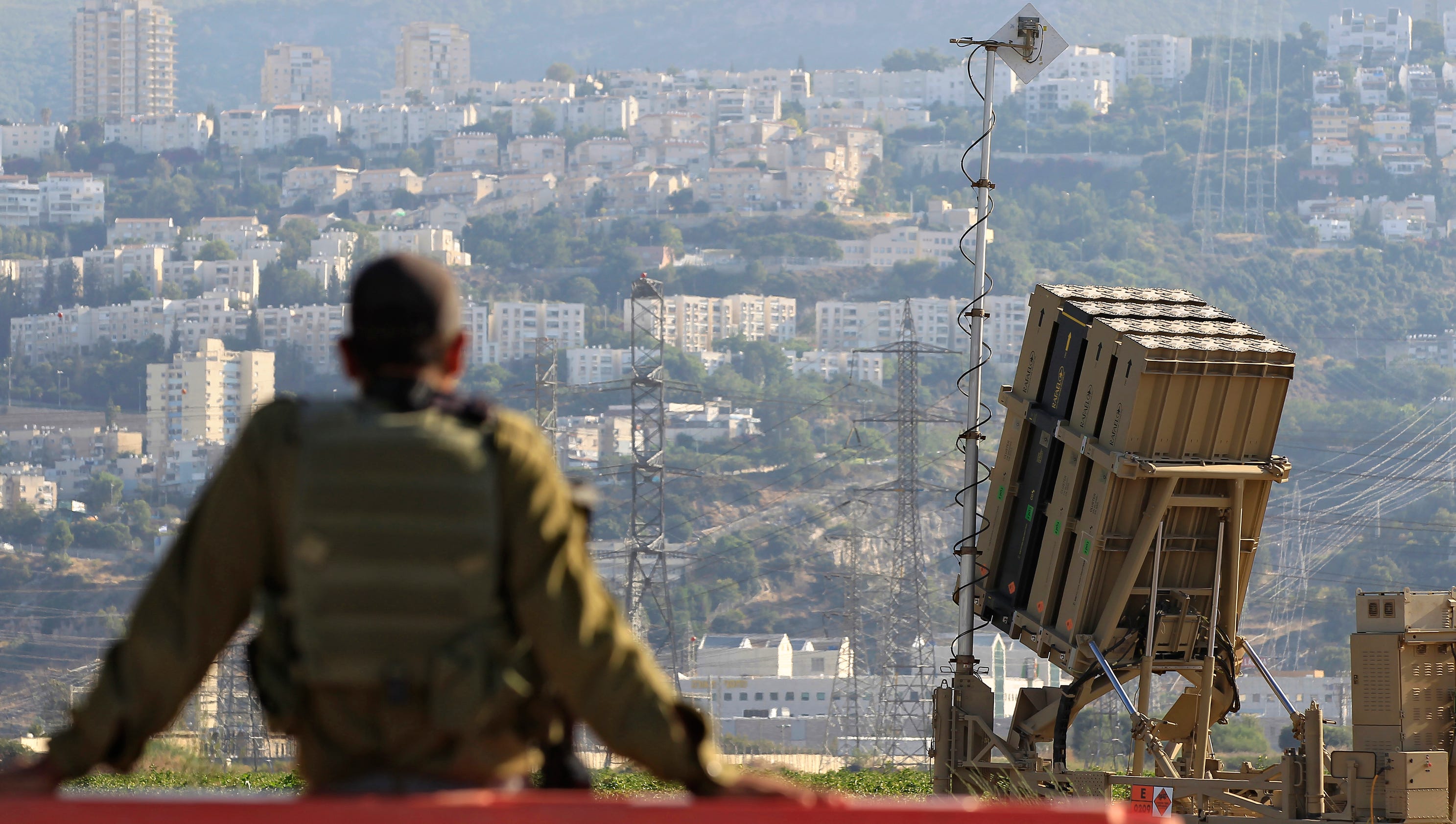 Israel calls up reservists as Syria attack looms